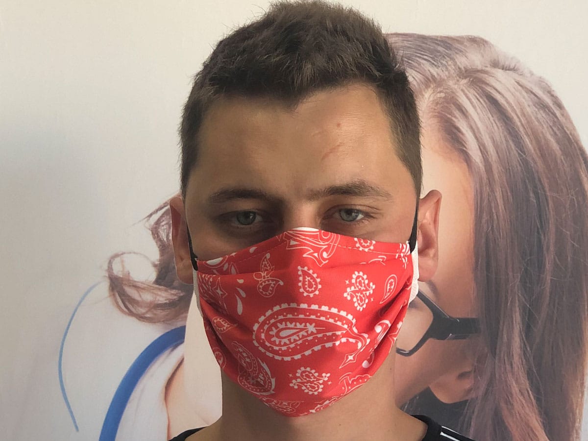 fabricant masque barrière lavable catégorie 1 certifié DGA lutte coronavirus masque barrière bandana rouge lutte covid-19 coronavirus