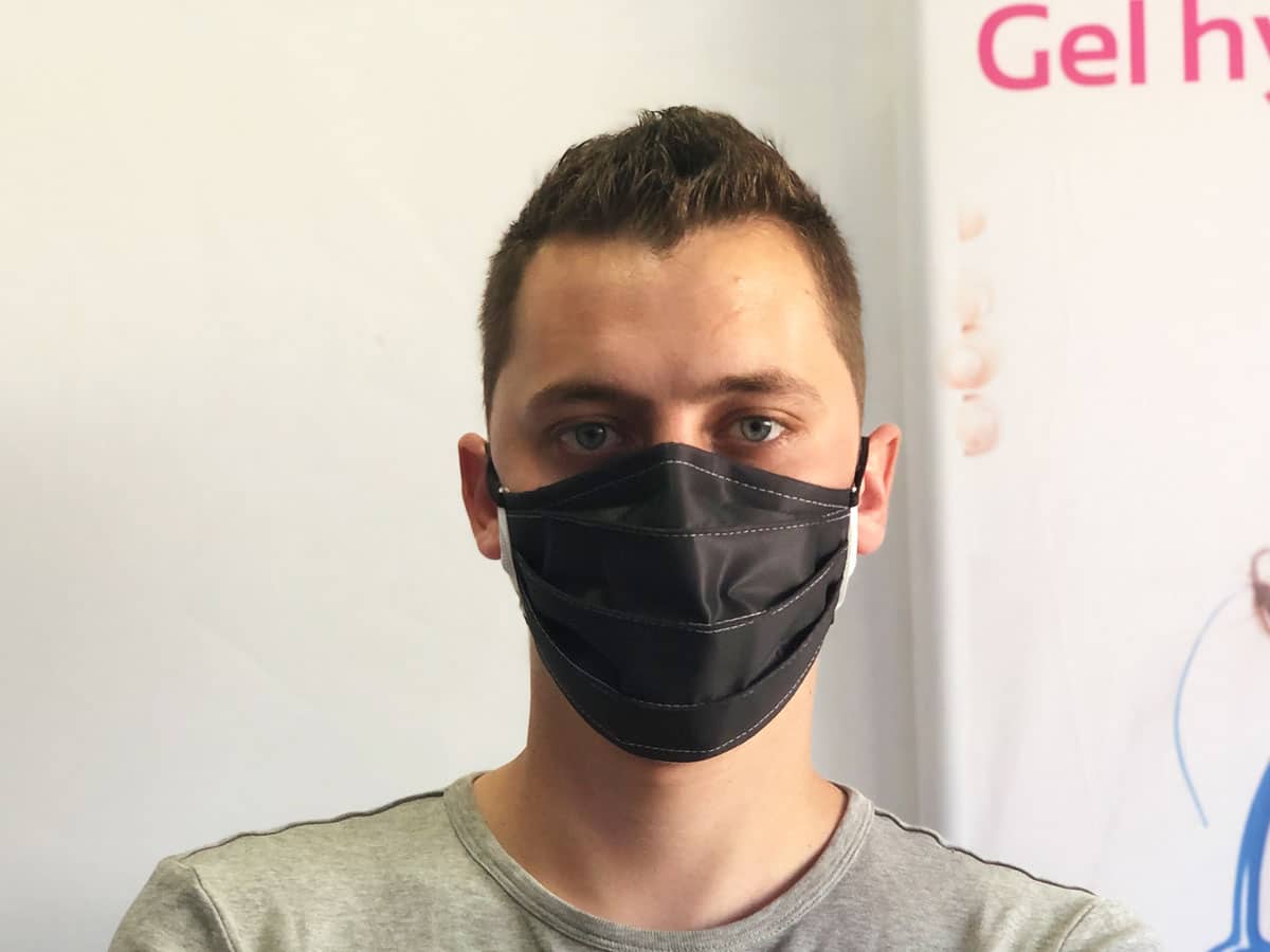 Masque barrière alternatif de couleur noire protection coronavirus Covid-19 masque barriere noir réutilisable lavable en machine