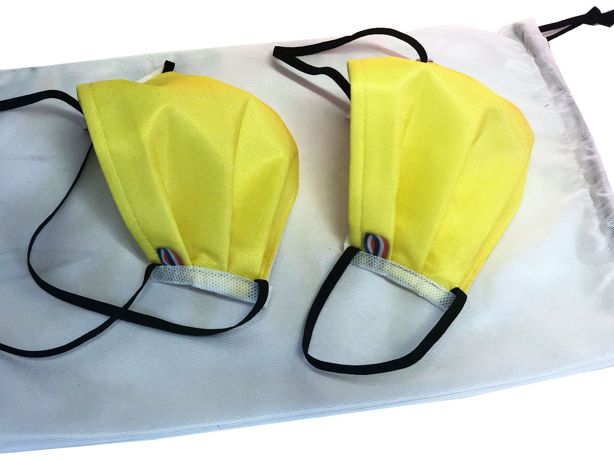 masque jaune en tissu classe triple épaisseur contre coronavirus Covid-19 masque barrière jaune en tissu réutilisable lavable en machine