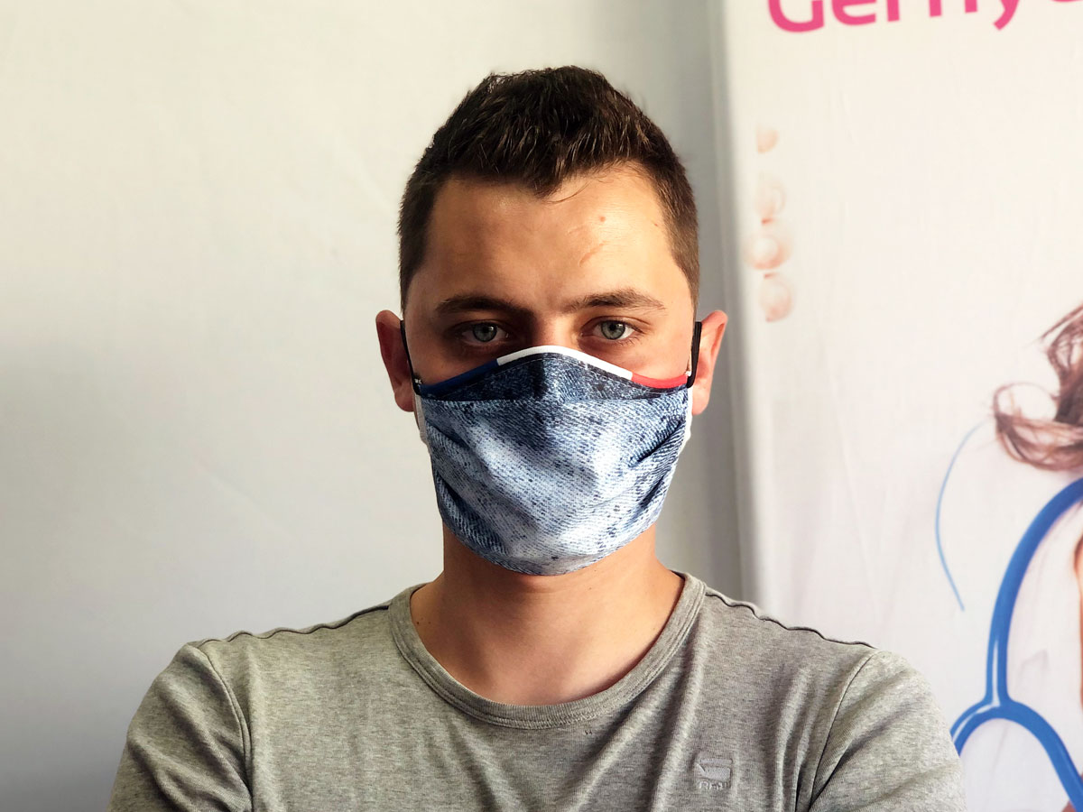 masque en tissu classe triple épaisseur contre coronavirus Covid-19 masque en tissu classe réutilisable lavable en machine